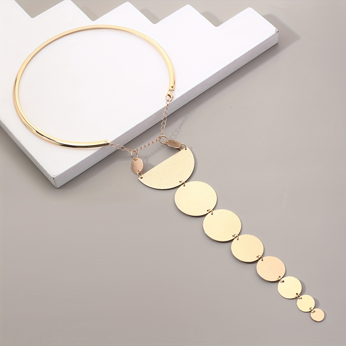 Metal Collar Geometric Pendant for Women